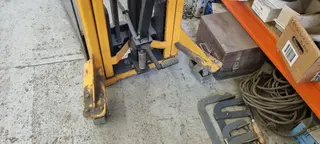 PŽSK 840. Vysokozdvižný vozík WR 1025/1000 kg