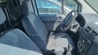  INTORA 21. Automobil Ford Transit Connect 9T4 9025