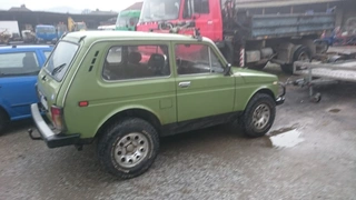 Automobil LADA Niva