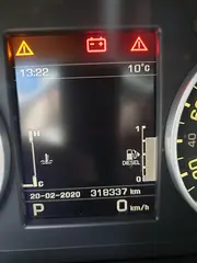 automobil Land Rover Discovery 4 HSE