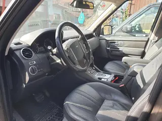 automobil Land Rover Discovery 4 HSE