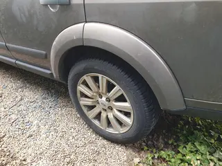 automobil Land Rover Discovery 4 HSE