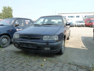automobily Mercedes, Peugeot, Suzuki, Škoda