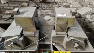 PŽSK 19. Bruska na nože dvoukotoučová