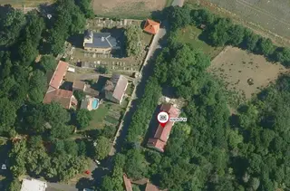 Komerční budova Křečhoř, okres Kolín