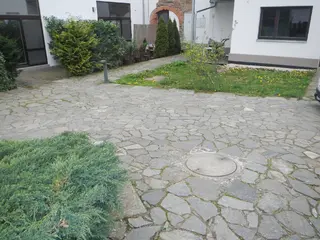 2.kolo Spoluvlastnický podíl id. 1/2 na bytu 1+kk, Škvorec, okres Praha-východ  