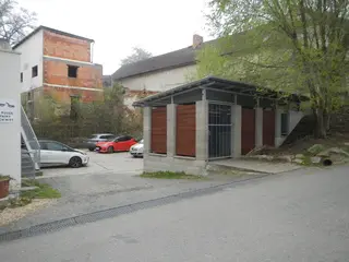 2.kolo Spoluvlastnický podíl id. 1/2 na bytu 1+kk, Škvorec, okres Praha-východ  