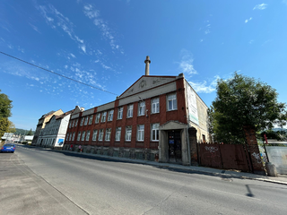 Bytový dům s nebytovými prostory a přístavbou haly, Děčín 