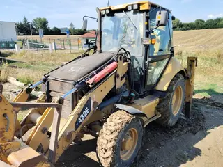 traktorbagr Caterpillar 432E - BESU Profistav s.r.o.