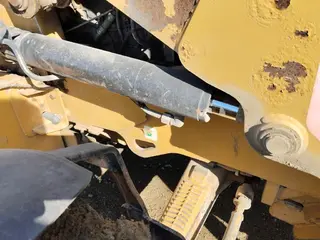 traktorbagr Caterpillar 432E - BESU Profistav s.r.o.