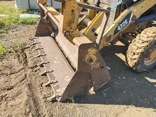 traktorbagr Caterpillar 432E - BESU Profistav s.r.o.