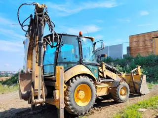 traktorbagr Caterpillar 432E - BESU Profistav s.r.o.