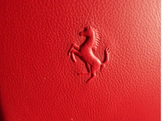 Červená kancelářská židle Ferrari Cocpit Poltrona Frau President