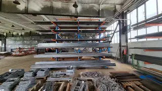 DAMANTECH movitý majetek 02 - skladové zásoby, kancelářské vybavení a doména damantech.cz
