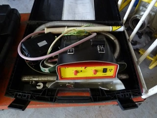 Detektor plynu, měřák izolace, sušička elektrod a defektoskop