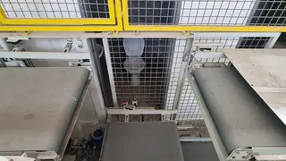 LAM 10 Dopravník - elektrické třídění kusů