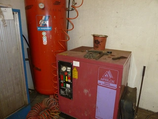 Elektrocentrály, kladivo, kompresory, přívěs