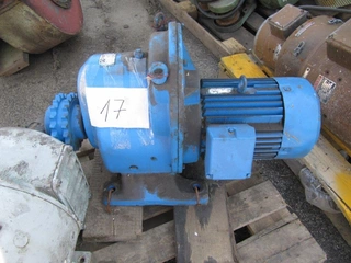 Elektromotor s převodovkou