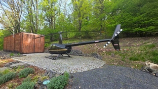EZE 01 - Vrtulník Robinson R44 Raven I