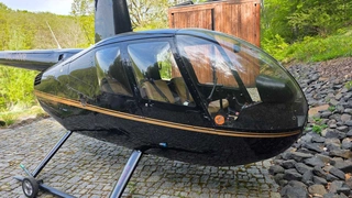 EZE 01 - Vrtulník Robinson R44 Raven I