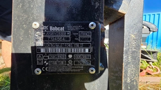 EZE 04. - BOBCAT T41140 SLP 100, VIN B41H11141 (+ vidle, hák), spz M019276