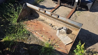 EZE 05. - Bobcat T650, VIN B2KZ13904 (+ lopata, vidle)