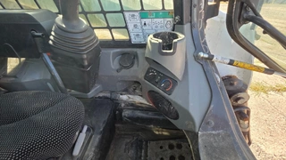 EZE 05. - Bobcat T650, VIN B2KZ13904 (+ lopata, vidle)