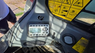 EZE 05. - Bobcat T650, VIN B2KZ13904 (+ lopata, vidle)