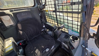 EZE 05. - Bobcat T650, VIN B2KZ13904 (+ lopata, vidle)