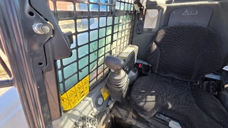 EZE 05. - Bobcat T650, VIN B2KZ13904 (+ lopata, vidle)