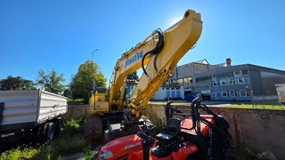 EZE 07. - Pásový bagr KOMATSU PC210LCI-11