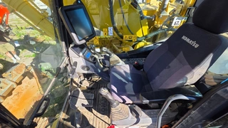 EZE 07. - Pásový bagr KOMATSU PC210LCI-11