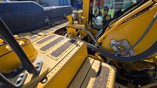 EZE 07. - Pásový bagr KOMATSU PC210LCI-11