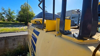 EZE 07. - Pásový bagr KOMATSU PC210LCI-11