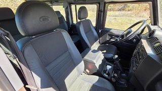 EZE 08 - Land Rover, Defender, 5M0 6804