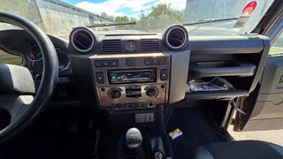EZE 08 - Land Rover, Defender, 5M0 6804
