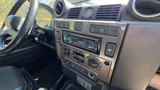EZE 08 - Land Rover, Defender, 5M0 6804