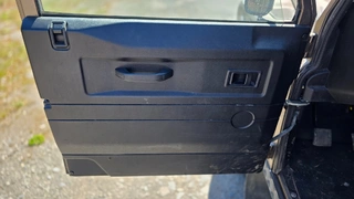 EZE 08 - Land Rover, Defender, 5M0 6804