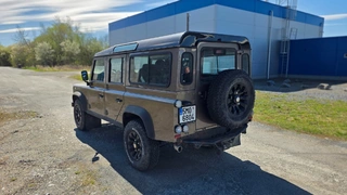 EZE 08 - Land Rover, Defender, 5M0 6804