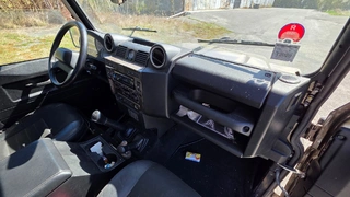 EZE 08 - Land Rover, Defender, 5M0 6804
