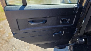 EZE 08 - Land Rover, Defender, 5M0 6804
