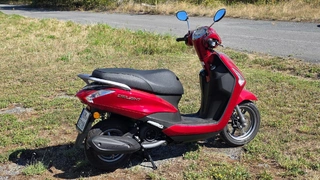 EZE 10. - Skútr YAMAHA SED5, LTS 125-C, spz 6M3218