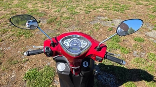 EZE 10. - Skútr YAMAHA SED5, LTS 125-C, spz 6M3218