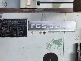 INTORA 04. Frézka konzolová TOS Kuřim FGS 32/40