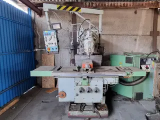 INTORA 04. Frézka konzolová TOS Kuřim FGS 32/40