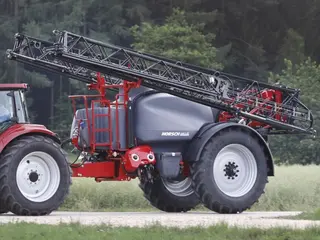 ZM 03 HORSCH LEEB 4AX - postřikovač