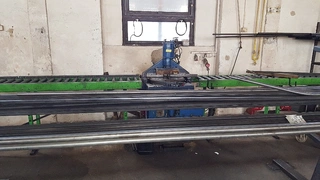 Hydraulická pila na kov