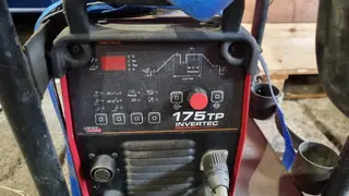 20 ROLUC invertorová svářečka Lincoln Electric Invertec 175TP