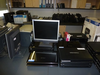 IT LCD monitory - TOPGEO BRNO