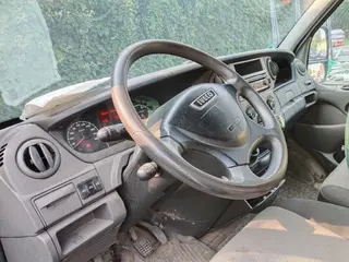 automobil Iveco Daily 35 S15 skříň - BESU Profistav s.r.o.